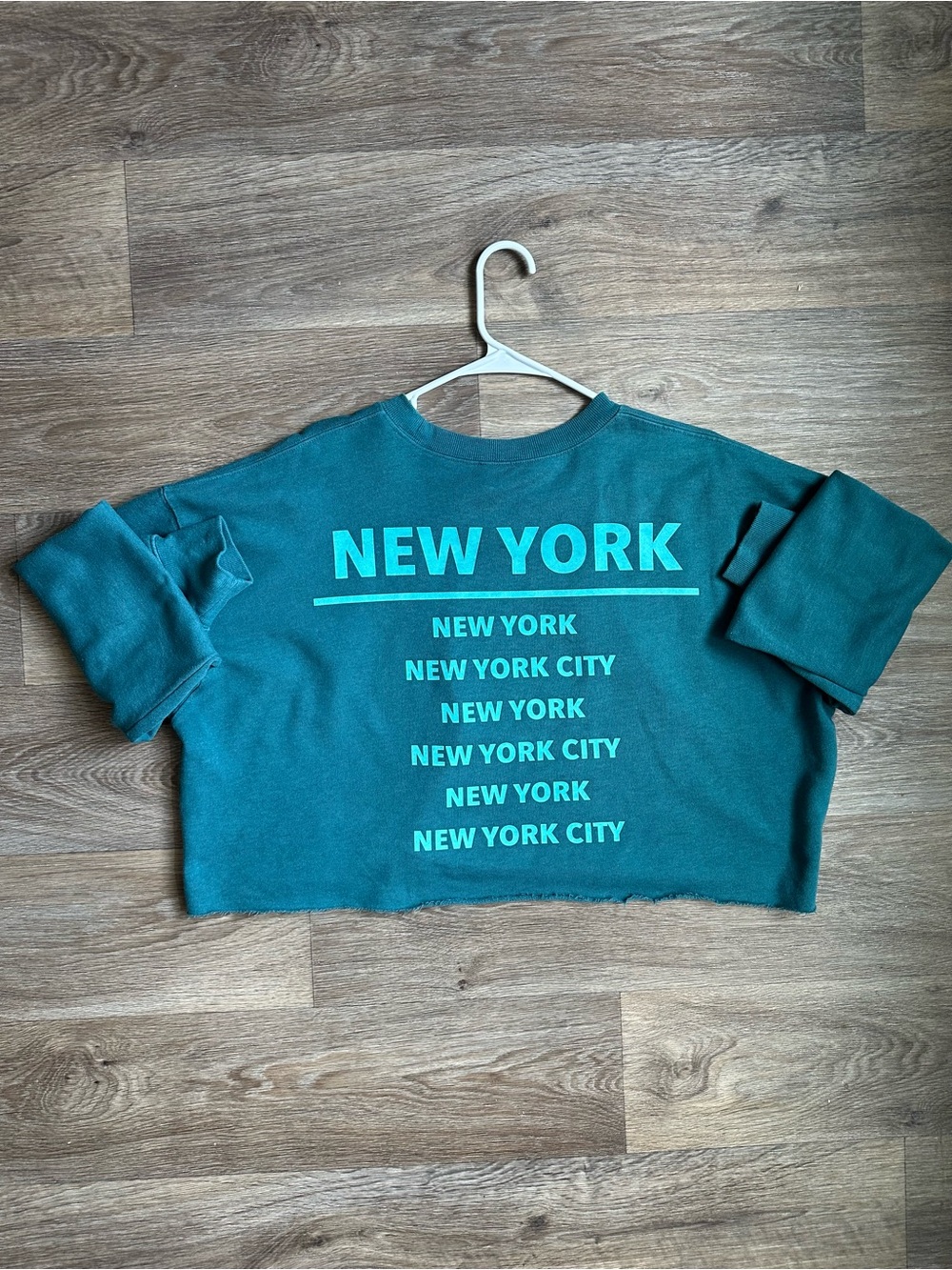 wild fable Teal New York City Cropped Crewneck Sweatshirt XL Casual Cozy Comfy